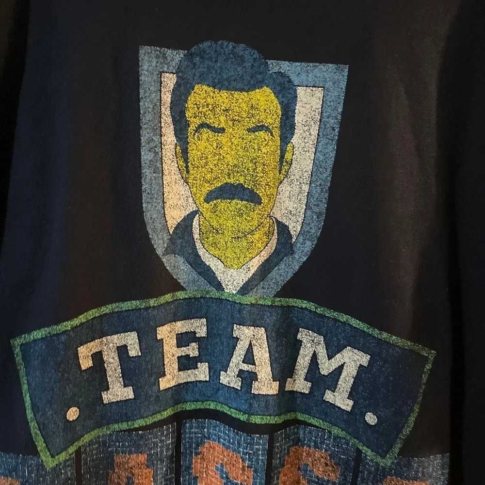 Official Ted Lasso T Shirt Team Lasso Men's Medium Navy Blue